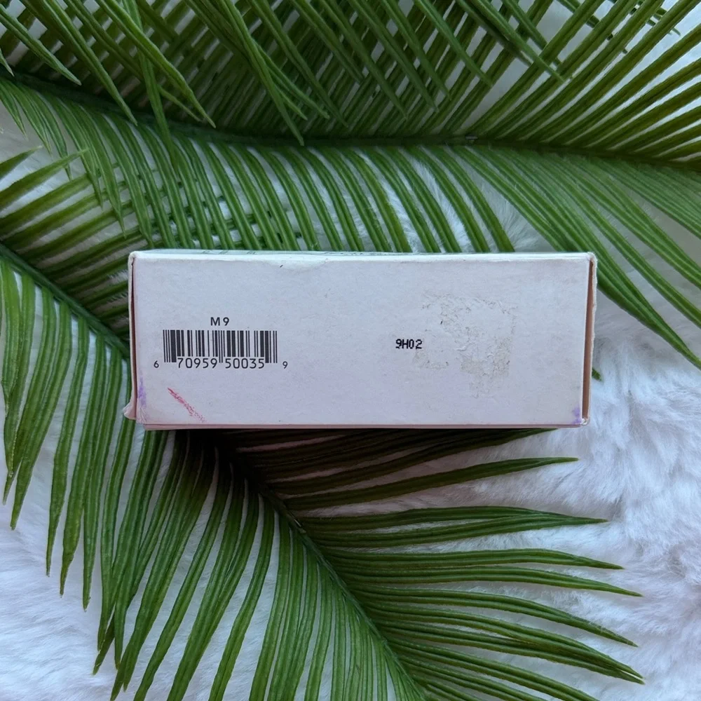NIB Jane Iredale Beyond Matte Liquid Foundation shade M9